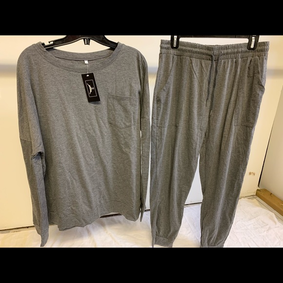 Women’s Sweatshirt And Pants - Picture 2 of 9